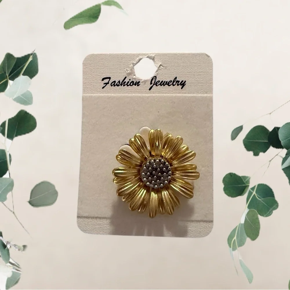Gold Tone Sunflower Brooch Floral Pin